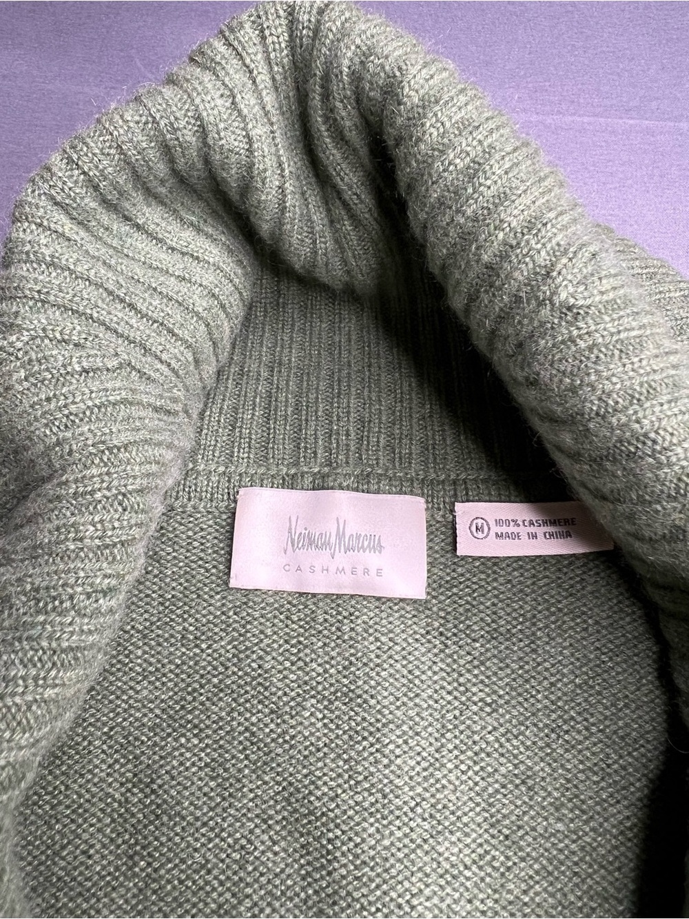 Neiman Marcus Cashmere Sweater - Light Sage size Medium - Picture 2 of 10